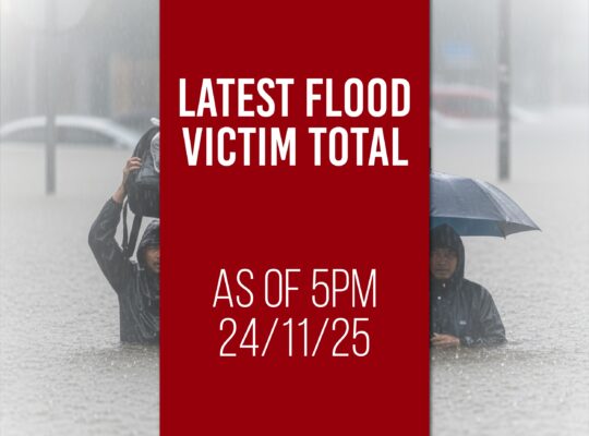 Safetyware Essential Flood Relief Waterproof PPE Rain Suit, PVC Boots, Gloves